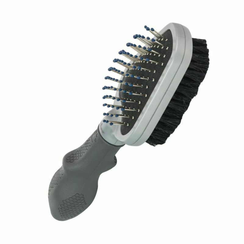 The FURminator Curry Comb for dogs has moulded rubber teeth which stimulate the